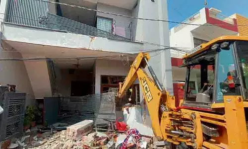Ludhiana में 2 तस्करों की संपत्तियां ध्वस्त Ludhiana में 2 तस्करों की संपत्तियां ध्वस्त