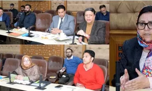 सकीना ने JKSCSTBC विकास निगम, JKWDC के कामकाज की समीक्षा की सकीना ने JKSCSTBC विकास निगम, JKWDC के कामकाज की समीक्षा की