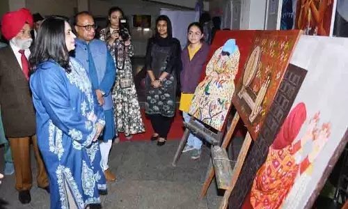 Amritsar: कला और शिल्प को आधुनिक तकनीक के साथ एकीकृत करने पर चर्चा की गई Amritsar: कला और शिल्प को आधुनिक तकनीक के साथ एकीकृत करने पर चर्चा की गई
