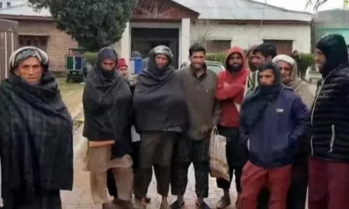 बडाल के निवासियों ने बीडीओ कार्यालय पर RDD के खिलाफ प्रदर्शन किया