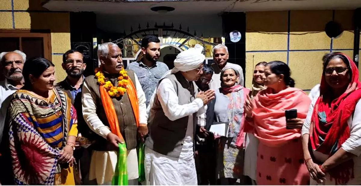 Haryana: रोहतक में समर्थन जुटाने के लिए भाजपा, कांग्रेस ने पूरी ताकत झोंकी Haryana: रोहतक में समर्थन जुटाने के लिए भाजपा, कांग्रेस ने पूरी ताकत झोंकी