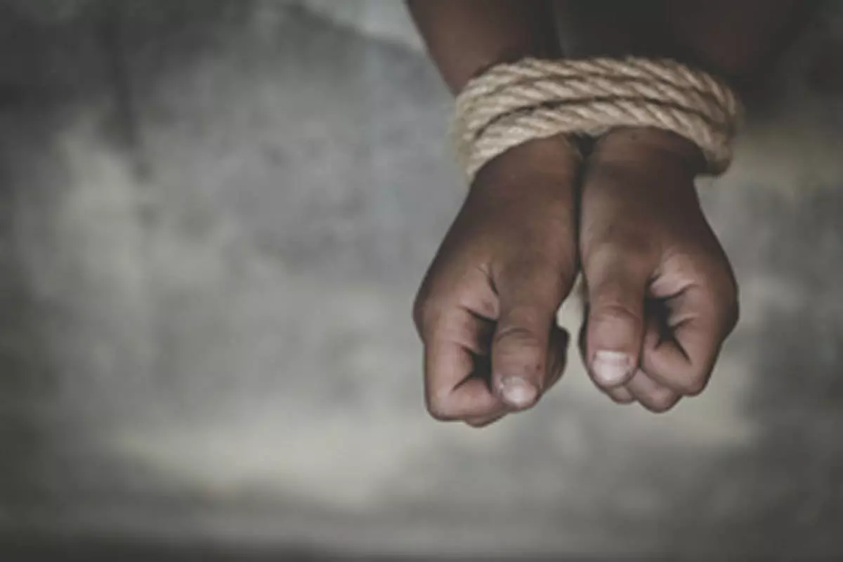 व्यापारी का अपहरण, पत्नी के पास आया फोन 3 लाख की फिरौती दो नहीं तो... व्यापारी का अपहरण, पत्नी के पास आया फोन 3 लाख की फिरौती दो नहीं तो...