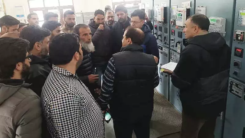 केपीडीसीएल के एमडी ने रामधन के दौरान निर्बाध बिजली आपूर्ति के उपायों की समीक्षा की केपीडीसीएल के एमडी ने रामधन के दौरान निर्बाध बिजली आपूर्ति के उपायों की समीक्षा की