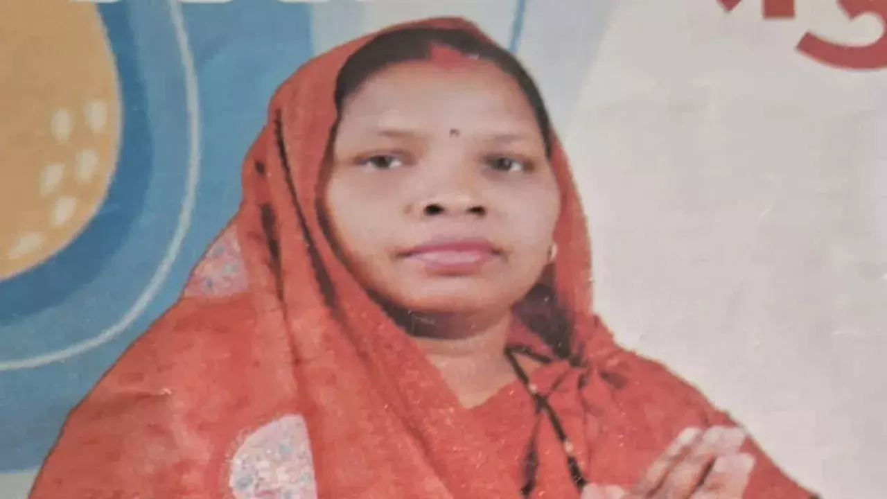 जीत का जश्न फिर महिला सरपंच की मौत, गांव में मातम जीत का जश्न फिर महिला सरपंच की मौत, गांव में मातम