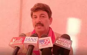 बागेश्वर धाम में कन्या विवाह महोत्सव में शामिल हुए मनोज तिवारी, कहा- सनातन का मुख्य धर्म सेवा है बागेश्वर धाम में कन्या विवाह महोत्सव में शामिल हुए मनोज तिवारी, कहा- सनातन का मुख्य धर्म सेवा है
