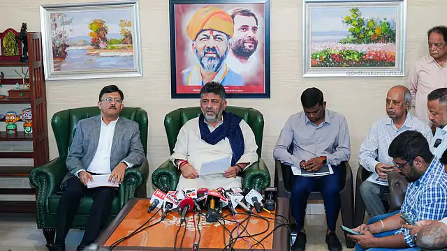 Karnataka : 11,000 करोड़ की सिंचाई परियोजनाओं को मंजूरी देने का राज्य सरकार ने केंद्र से आग्रह किया Karnataka : 11,000 करोड़ की सिंचाई परियोजनाओं को मंजूरी देने का राज्य सरकार ने केंद्र से आग्रह किया