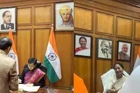 Delhi: भगत सिंह, अंबेडकर की विरासत को लेकर बीजेपी और आप में टकराव Delhi: भगत सिंह, अंबेडकर की विरासत को लेकर बीजेपी और आप में टकराव