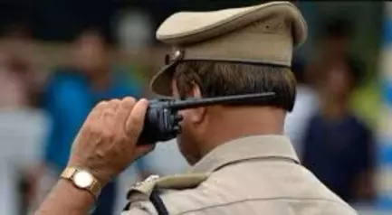 Lucknow: किरायेदार ने महिला दरोगा पर किया हमला Lucknow: किरायेदार ने महिला दरोगा पर किया हमला