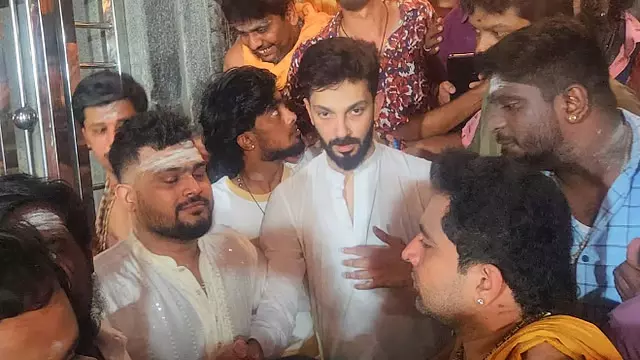 Tamil Nadu : तिरुवन्नामलाई मंदिर में अनिरुद्ध Tamil Nadu : तिरुवन्नामलाई मंदिर में अनिरुद्ध
