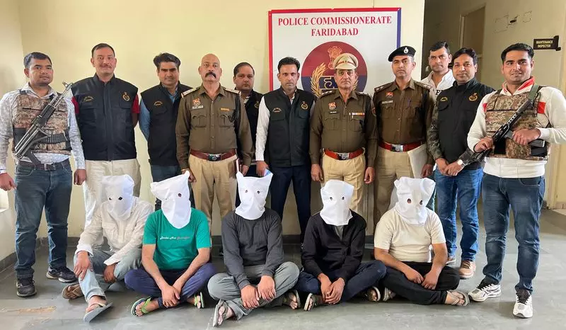 Haryana : आभूषण की दुकान में बंदूक की नोक पर डकैती के आरोप में पांच गिरफ्तार Haryana : आभूषण की दुकान में बंदूक की नोक पर डकैती के आरोप में पांच गिरफ्तार