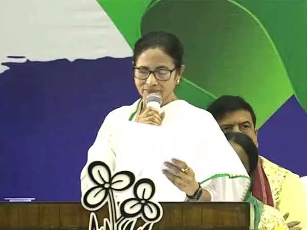 चुनाव आयोग के आशीर्वाद से मतदाता सूची में हेराफेरी कर रही है BJP: सीएम ममता बनर्जी चुनाव आयोग के आशीर्वाद से मतदाता सूची में हेराफेरी कर रही है BJP: सीएम ममता बनर्जी