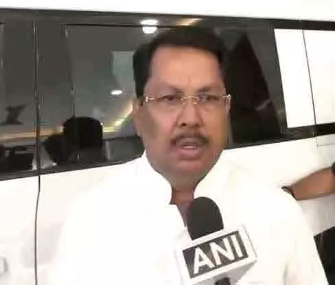 वारंगल में MLC केंद्रों पर कड़ी सुरक्षा के बीच मतदान जारी वारंगल में MLC केंद्रों पर कड़ी सुरक्षा के बीच मतदान जारी