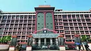 Kerala : सार्वजनिक स्थानों पर अब अनाधिकृत ध्वज-स्तंभ नहीं लगाए जाएंगे Kerala : सार्वजनिक स्थानों पर अब अनाधिकृत ध्वज-स्तंभ नहीं लगाए जाएंगे