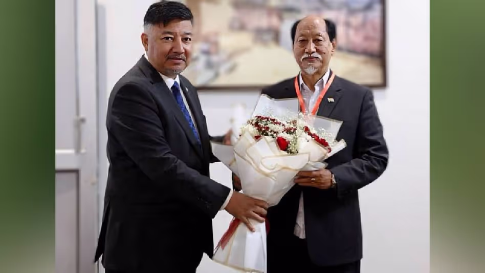 Nagaland के मुख्यमंत्री नेफ्यू रियो को सामाजिक और राजनीतिक योगदान के लिए Nagaland के मुख्यमंत्री नेफ्यू रियो को सामाजिक और राजनीतिक योगदान के लिए