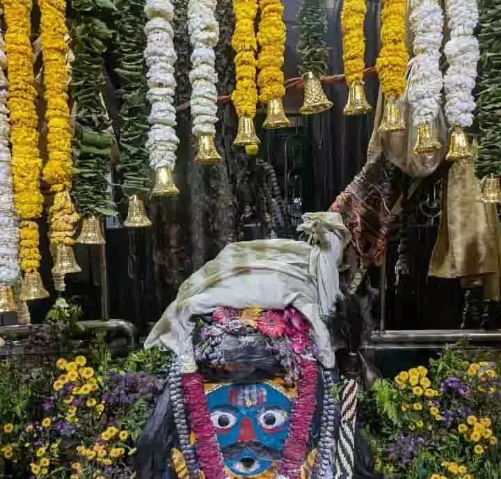 महाशिवरात्रि पर श्मसान में चिता भस्म आरती महाशिवरात्रि पर श्मसान में चिता भस्म आरती