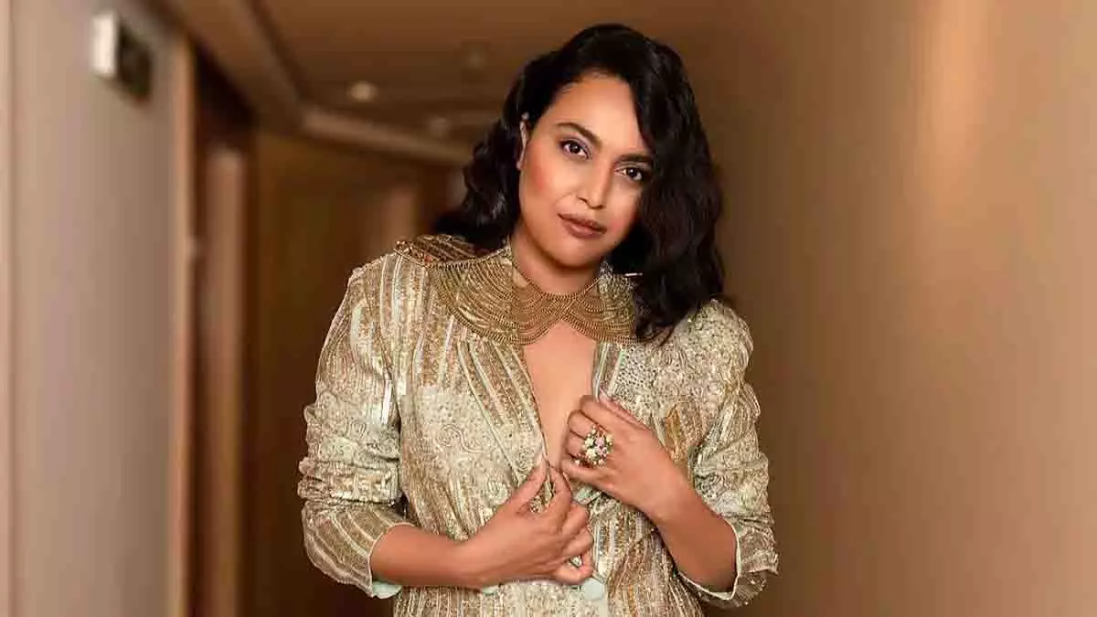 Swara Bhaskar ने उस पत्रकार का समर्थन किया जिसे परेश रावल ने कचरा कहा Swara Bhaskar ने उस पत्रकार का समर्थन किया जिसे परेश रावल ने कचरा कहा