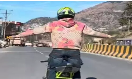 Himachal: सोलन हाईवे पर बाइक स्टंट करने पर युवक पर मामला दर्ज
