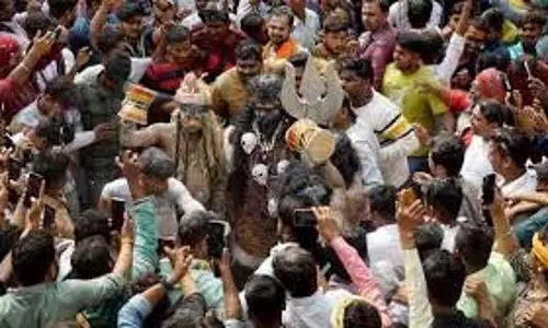 Bihar : शिव बारात में उमड़ी श्रद्धालुओं की भीड़