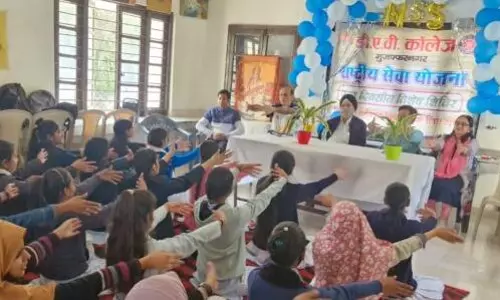Muzaffarnagar: स्वयंसेवकों ने डीएवी कॉलेज में स्वच्छता अभियान चलाया