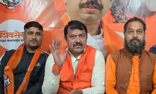 शिवसेना (UBT) ने बजट सत्र से पहले राज्य के दर्जे को लेकर विरोध प्रदर्शन की चेतावनी दी शिवसेना (UBT) ने बजट सत्र से पहले राज्य के दर्जे को लेकर विरोध प्रदर्शन की चेतावनी दी