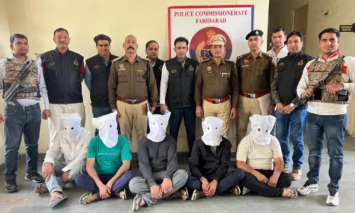 Haryana : आभूषण की दुकान में बंदूक की नोक पर डकैती के आरोप में पांच गिरफ्तार Haryana : आभूषण की दुकान में बंदूक की नोक पर डकैती के आरोप में पांच गिरफ्तार