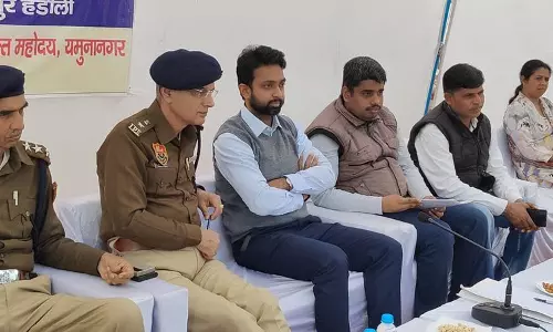 DC , एसपी ने गांव में रातभर रुककर लोगों की समस्याएं सुनीं