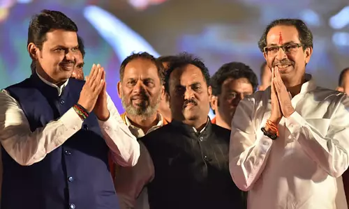 शिवसेना ने भ्रष्टाचार से निपटने के लिए कड़े कदम उठाने के लिए CM की प्रशंसा की शिवसेना ने भ्रष्टाचार से निपटने के लिए कड़े कदम उठाने के लिए CM की प्रशंसा की