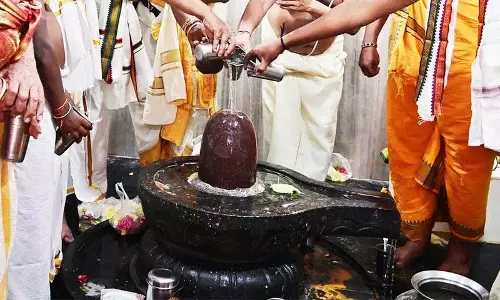 Adilabad में भगवान शिव के मंदिर भक्तों से भरे हुए