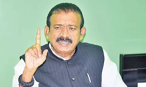 Andhra : अकेपाती अतिक्रमण पर कार्रवाई Andhra : अकेपाती अतिक्रमण पर कार्रवाई
