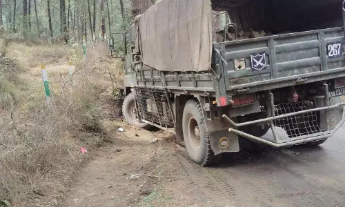 Rajouri में सेना के वाहन पर आतंकवादियों ने हमला किया, तलाशी अभियान जारी
