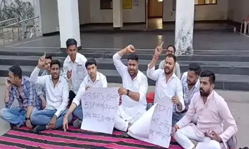 मलकीत सिंह गैदू से पूछताछ के बीच ED दफ्तर के बाहर कांग्रेसियों का प्रदर्शन