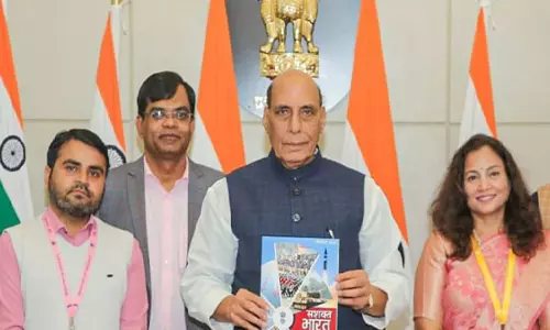 राजनाथ सिंह ने रक्षा मंत्रालय की द्विवार्षिक हिंदी पत्रिका सशक्त भारत का पहला संस्करण जारी किया