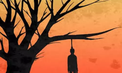 Bokaro: पेड़ से लटका मिला दुकानदार का शव, 3 दिन से लापता था Bokaro: पेड़ से लटका मिला दुकानदार का शव, 3 दिन से लापता था