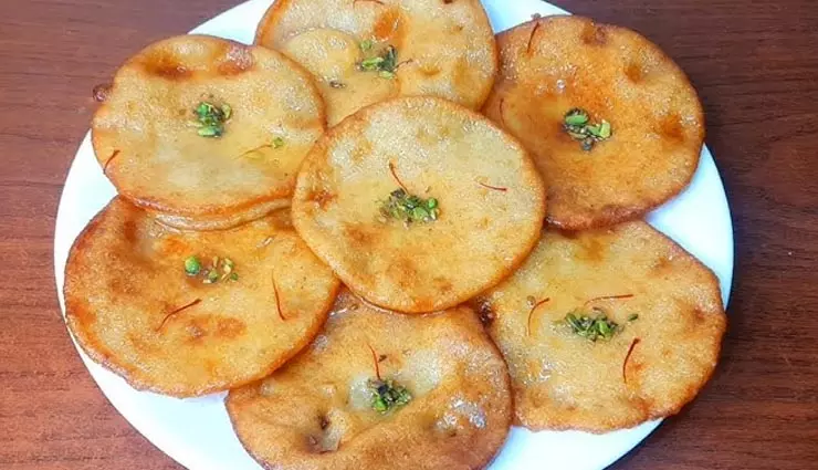 Flour Malpua: घर पर हलवाई की तरह ऐसे बनाएं परफेक्ट स्वीट डिश Flour Malpua: घर पर हलवाई की तरह ऐसे बनाएं परफेक्ट स्वीट डिश