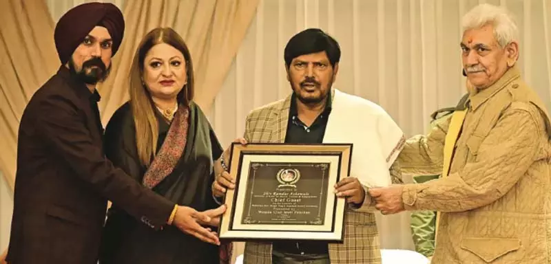 एआई के नेतृत्व में तकनीकी प्रगति के बीच मानव संसाधन विकास महत्वपूर्ण: एलजी एआई के नेतृत्व में तकनीकी प्रगति के बीच मानव संसाधन विकास महत्वपूर्ण: एलजी