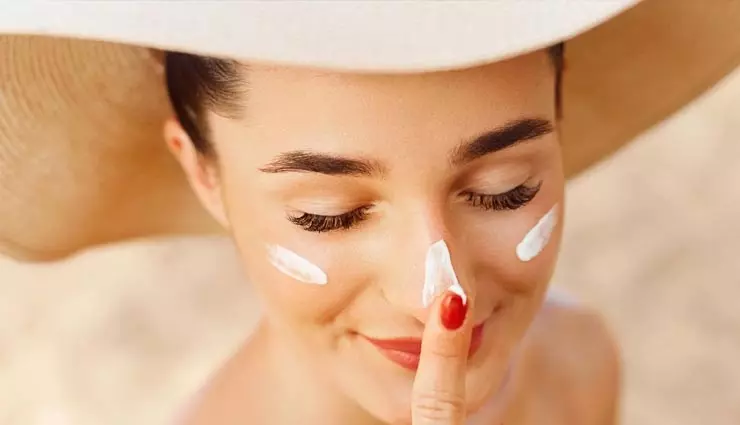 Skin Care: गर्मियों में फेस वॉश के बाद स्किन केयर के लिए अपनाएं ये जरूरी स्टेप्स, पाएं ग्लोइंग स्किन Skin Care: गर्मियों में फेस वॉश के बाद स्किन केयर के लिए अपनाएं ये जरूरी स्टेप्स, पाएं ग्लोइंग स्किन