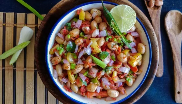 Peanut Chaat: स्वाद और सेहत का है परफेक्ट कॉम्बिनेशन Peanut Chaat: स्वाद और सेहत का है परफेक्ट कॉम्बिनेशन