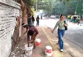 बिधूड़ी ने बुनियादी ढांचा परियोजनाओं का जायजा लिया, मानसून से पहले मथुरा रोड पर नालियां बनीं बिधूड़ी ने बुनियादी ढांचा परियोजनाओं का जायजा लिया, मानसून से पहले मथुरा रोड पर नालियां बनीं