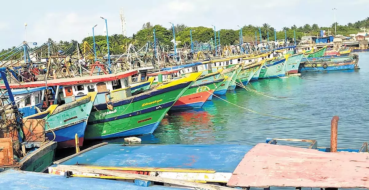 Tamil Nadu: रामेश्वरम के मछुआरों की हड़ताल पांचवें दिन भी जारी Tamil Nadu: रामेश्वरम के मछुआरों की हड़ताल पांचवें दिन भी जारी