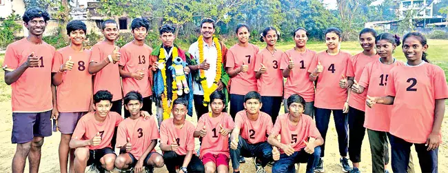 Odisha: लड़के-लड़कियां खोखो में जीत का परचम लहरा रहे Odisha: लड़के-लड़कियां खोखो में जीत का परचम लहरा रहे