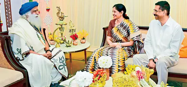 Odisha : महाशिवरात्रि समारोह में राज्यपाल और उनकी पत्नी मौजूद Odisha : महाशिवरात्रि समारोह में राज्यपाल और उनकी पत्नी मौजूद
