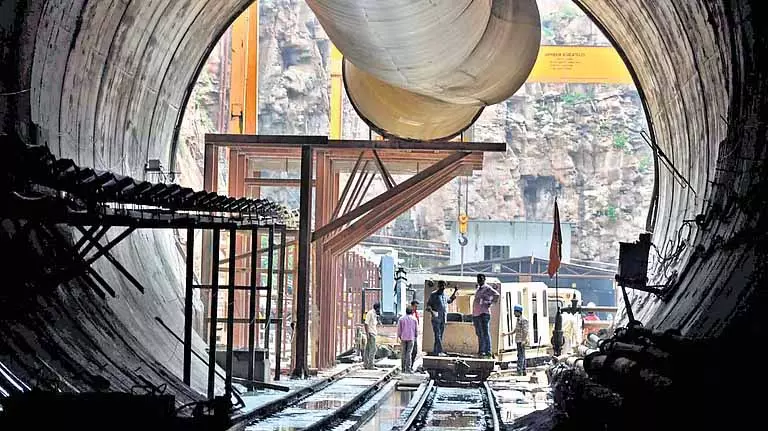 Telangana सुरंग हादसा: दक्षिण मध्य रेलवे सातवें दिन बचाव अभियान में शामिल Telangana सुरंग हादसा: दक्षिण मध्य रेलवे सातवें दिन बचाव अभियान में शामिल