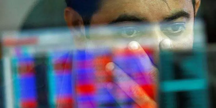 अमेरिकी टैरिफ की आशंका से निफ्टी 22,250 से नीचे फिसला, सेंसेक्स 1,000 अंक से अधिक गिरा अमेरिकी टैरिफ की आशंका से निफ्टी 22,250 से नीचे फिसला, सेंसेक्स 1,000 अंक से अधिक गिरा