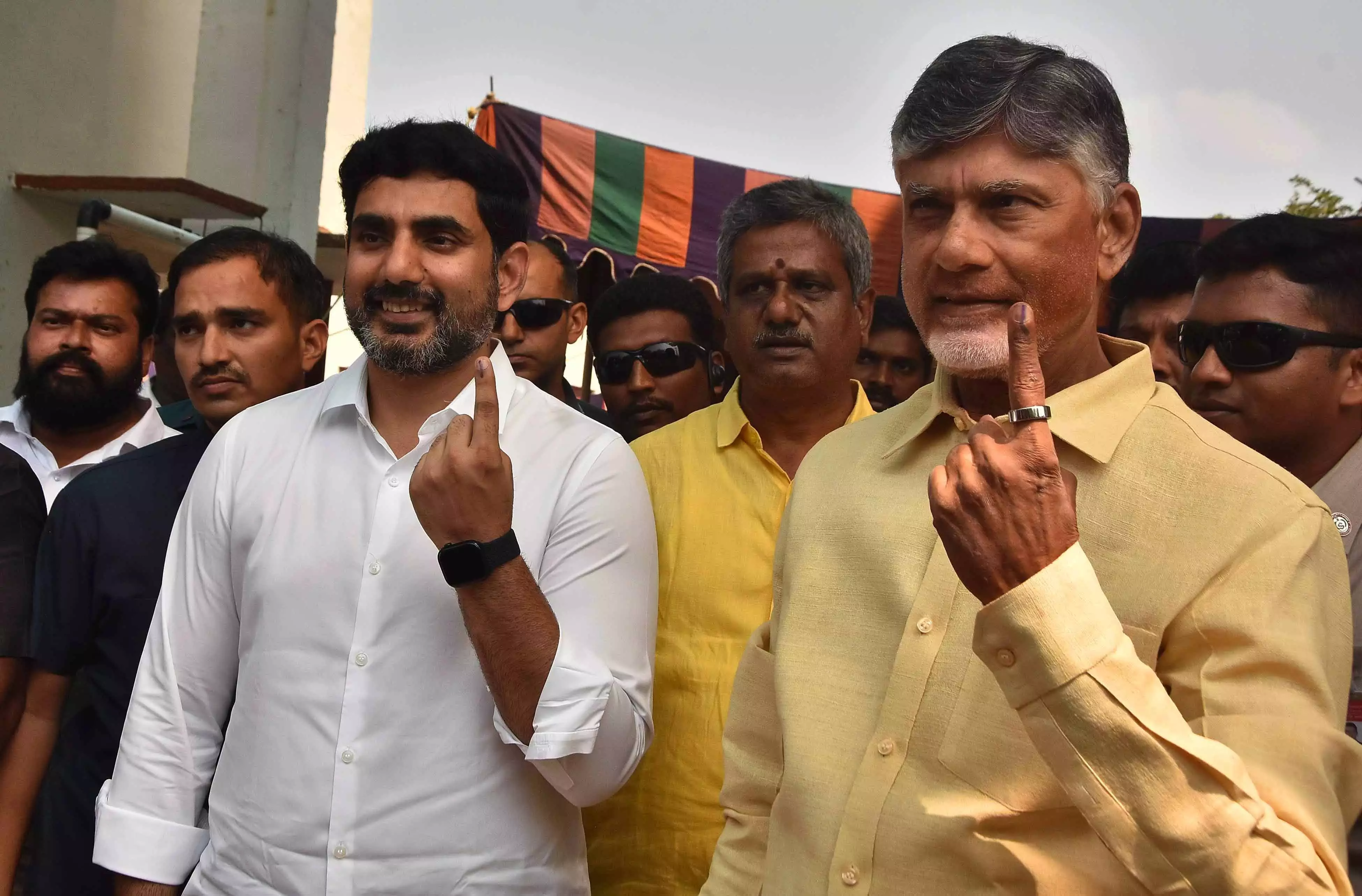 CM Naidu: लोकतंत्र में मतदान एक हथियार CM Naidu: लोकतंत्र में मतदान एक हथियार