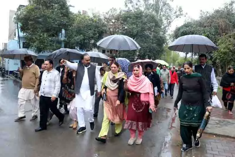 Chandigarh मेयर ने वार्ड नंबर 1 का निरीक्षण किया Chandigarh मेयर ने वार्ड नंबर 1 का निरीक्षण किया