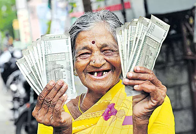 Andhra प्रदेश में पेंशन वितरण में आसानी Andhra प्रदेश में पेंशन वितरण में आसानी