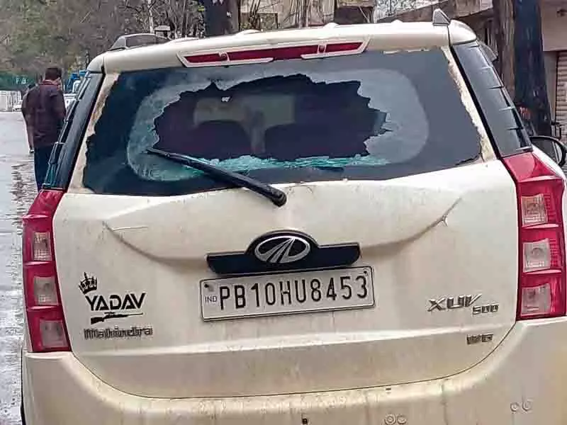 police के साथ गोलीबारी में युवक घायल, तीन गिरफ्तार police के साथ गोलीबारी में युवक घायल, तीन गिरफ्तार