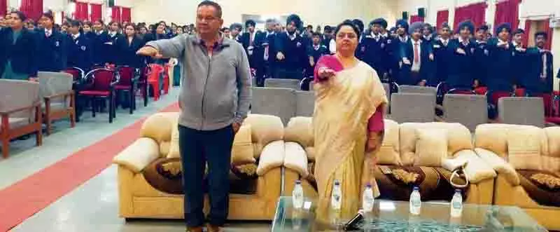 Gurdaspur में हेरोइन की समस्या को रोकने के लिए सेना का प्रयास जारी Gurdaspur में हेरोइन की समस्या को रोकने के लिए सेना का प्रयास जारी