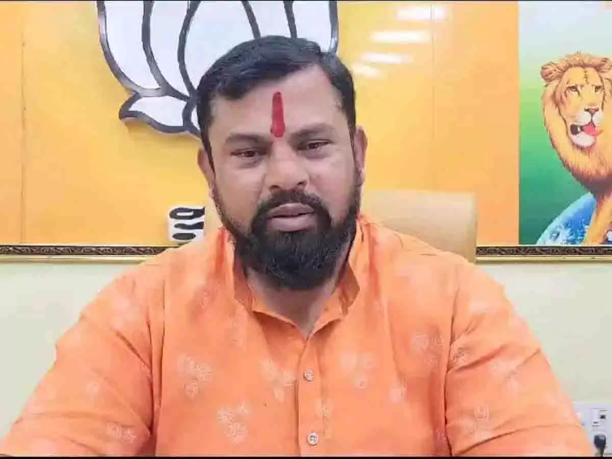 Raja Singh ने कानून व्यवस्था को लेकर तेलंगाना के सीएम रेवंत रेड्डी के इस्तीफे की मांग की Raja Singh ने कानून व्यवस्था को लेकर तेलंगाना के सीएम रेवंत रेड्डी के इस्तीफे की मांग की