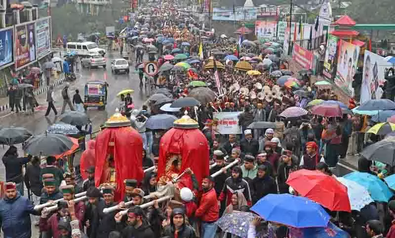 CM ने शिव धाम परियोजना के लिए 100 करोड़ रुपये और देवताओं के लिए नजराना में 5% बढ़ोतरी की घोषणा की CM ने शिव धाम परियोजना के लिए 100 करोड़ रुपये और देवताओं के लिए नजराना में 5% बढ़ोतरी की घोषणा की